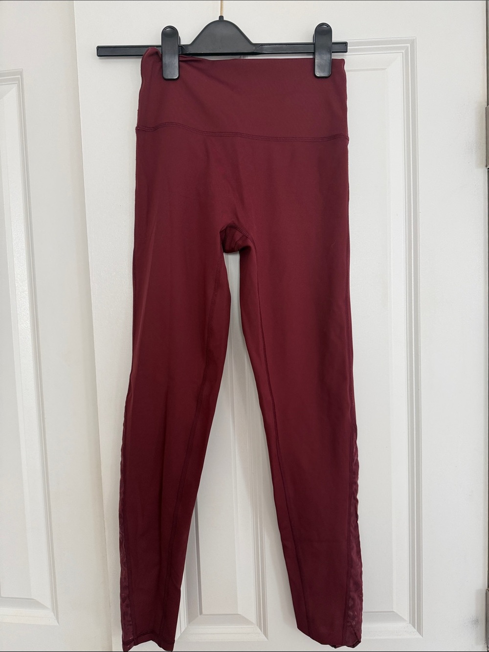 High-Waist Burgundy Leggings with leopard Detail